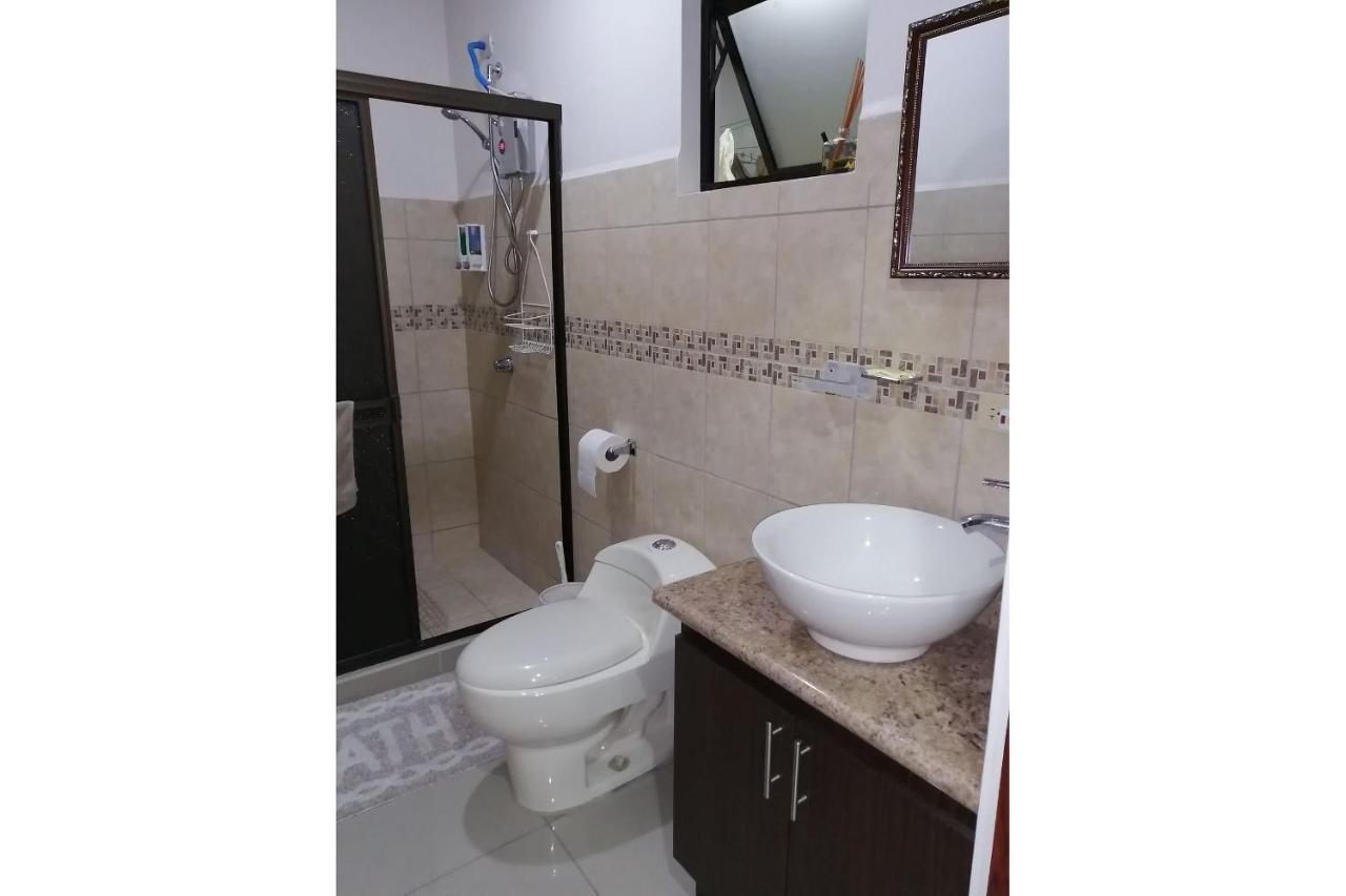 Aptos Casa Caribe, Habitaciones Privadas En Aptos Compartidos & Aptos Completos Con Auto Entrada Puerto Limon Dış mekan fotoğraf