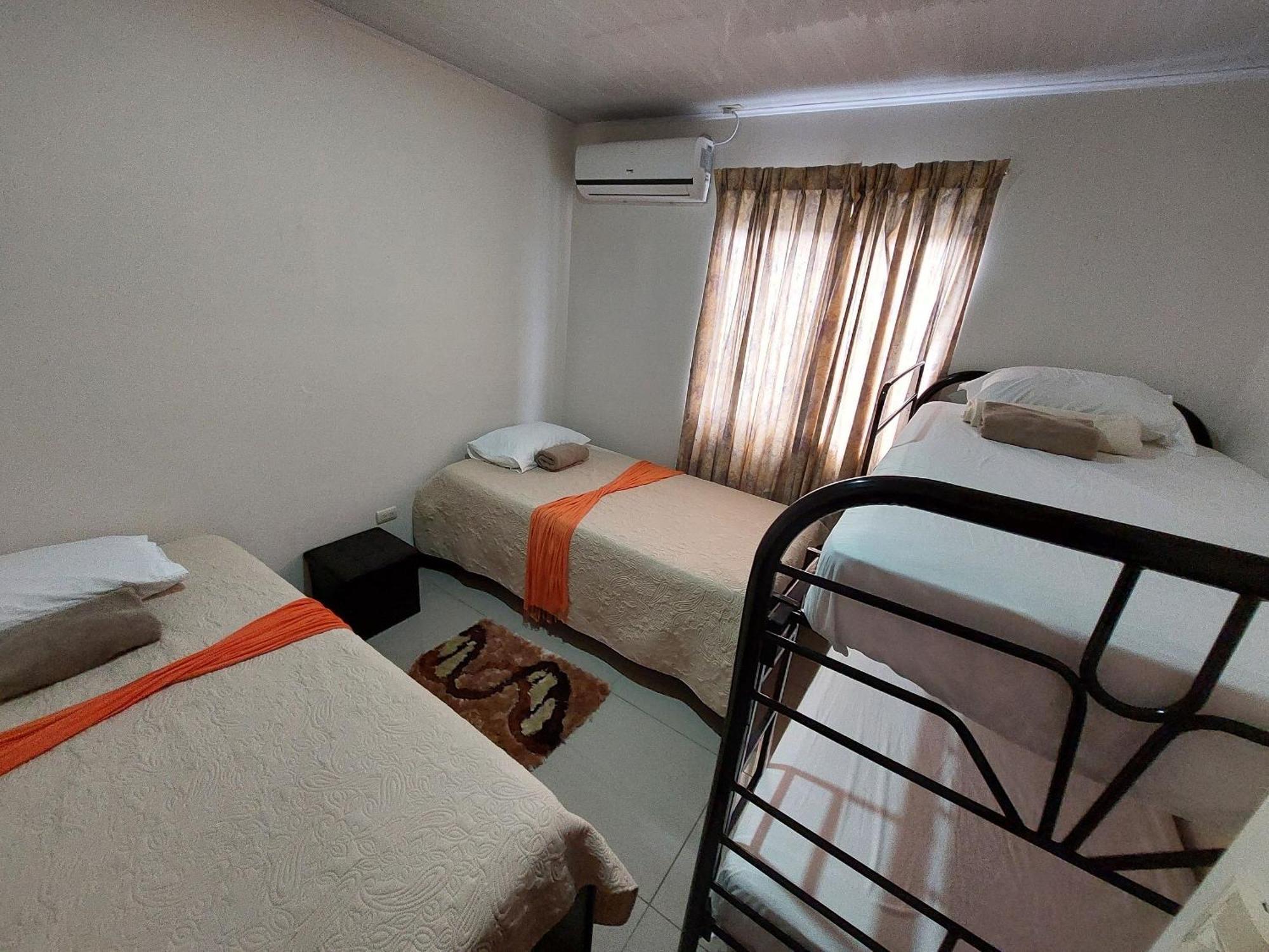 Aptos Casa Caribe, Habitaciones Privadas En Aptos Compartidos & Aptos Completos Con Auto Entrada Puerto Limon Dış mekan fotoğraf